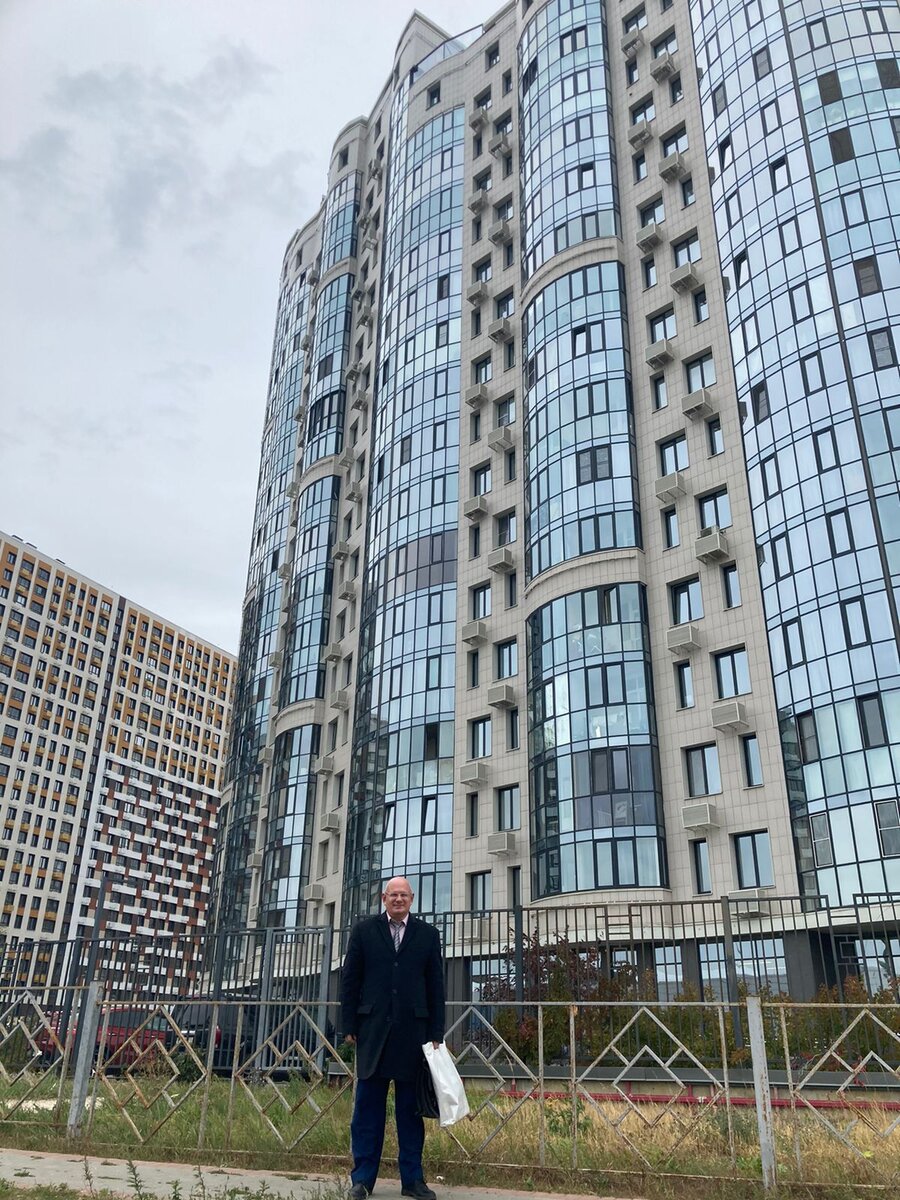 Фото. Посёлок Новоивановское. Черёмин Александр Александрович. Историк, писатель, профессор, независимый эксперт. 