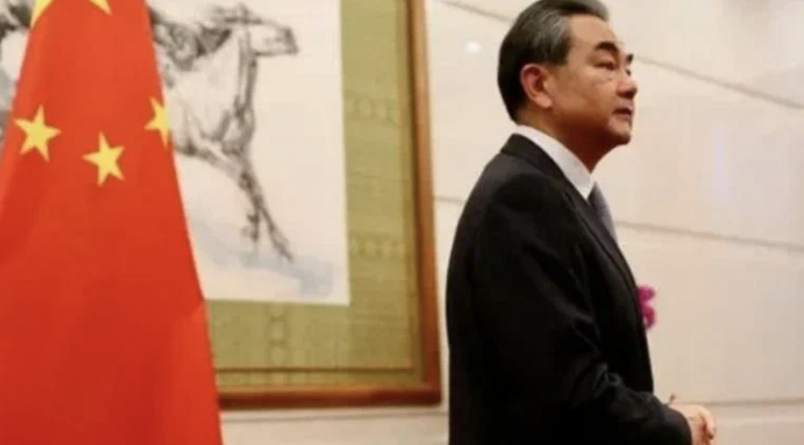 Президент китая 2022. Мид кнр ван вэньбинь. Си цзиньпин в санкт-петербурге. Мид китая. Путин си цзиньпин парад победы 9 мая.