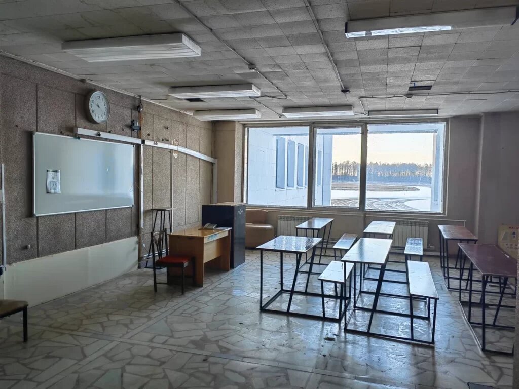 Комната для брифингов похожа на ПТУ семидесятых  📷
