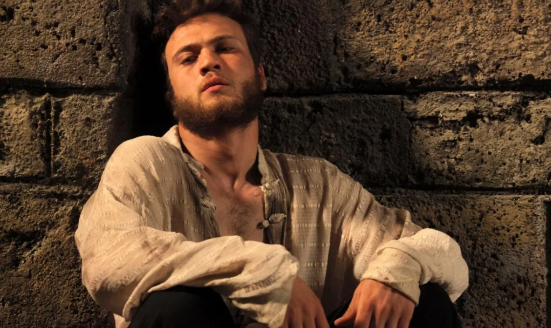 Родителей и судьбы не выбирают, но судьба от родителей зависит 