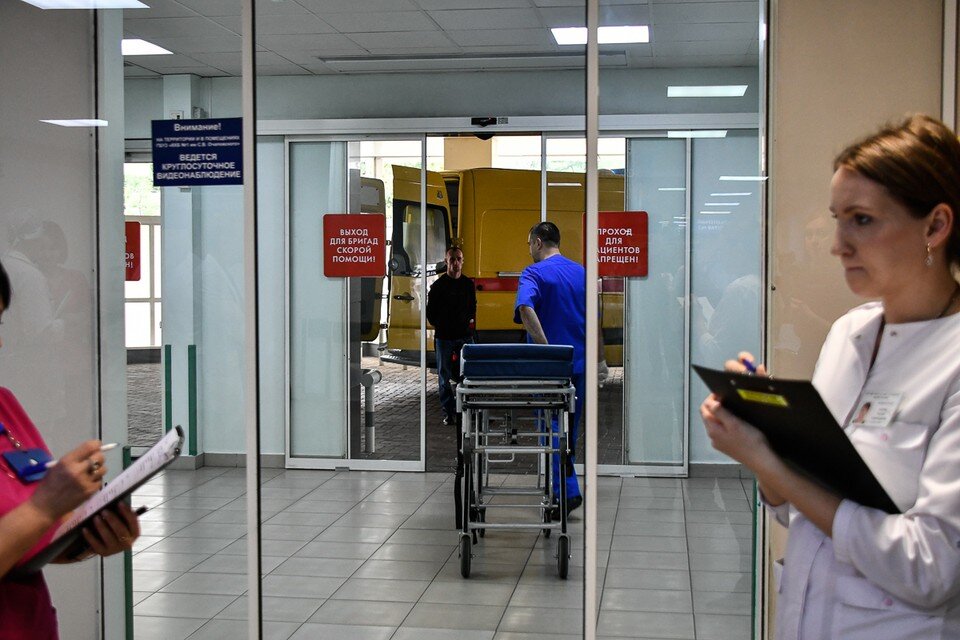     Благодаря грамотные и быстрым действиям врача молодая мама сможет продолжать двигаться и говорить. Кирилл ВЕРШИНИН