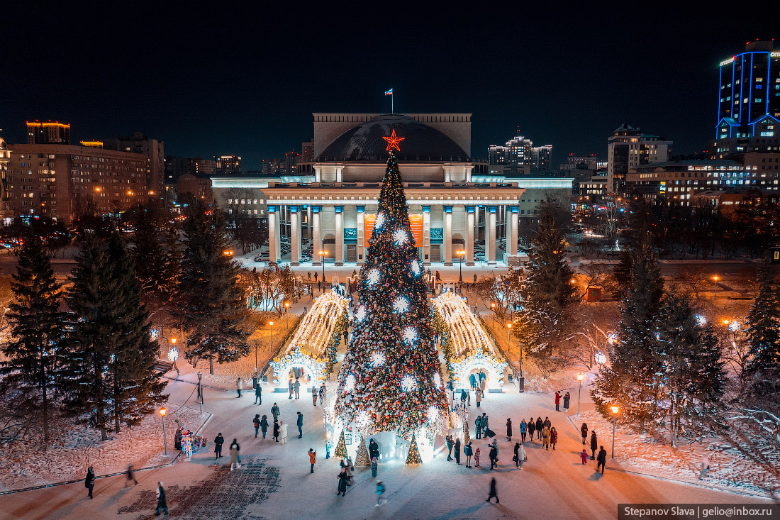 У Новосибирска в 2023 году особый статус — его выбрали новогодней столицей России.