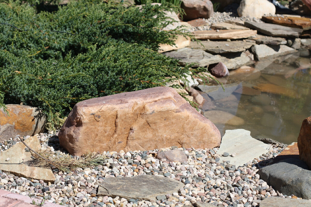 Прудик с ручейком.