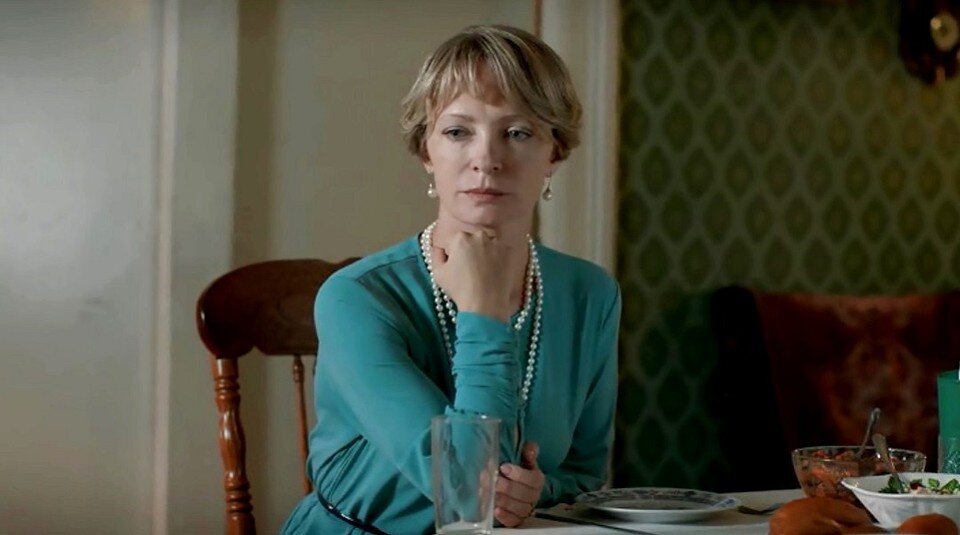     Джульетта Геринг сыграла главную роль в сериале "Шахматная королева", где ей пришлось много плакать и страдать. Кадр фильма/kino-teatr.ru