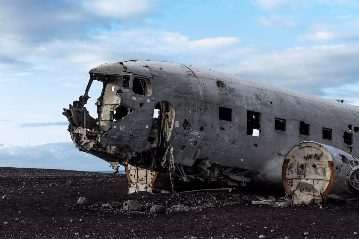     В масштабной авиакатастрофе в Непале погибли россияне: что известно о причинах загадочной трагедии, в которой могло быть еще больше жертв?