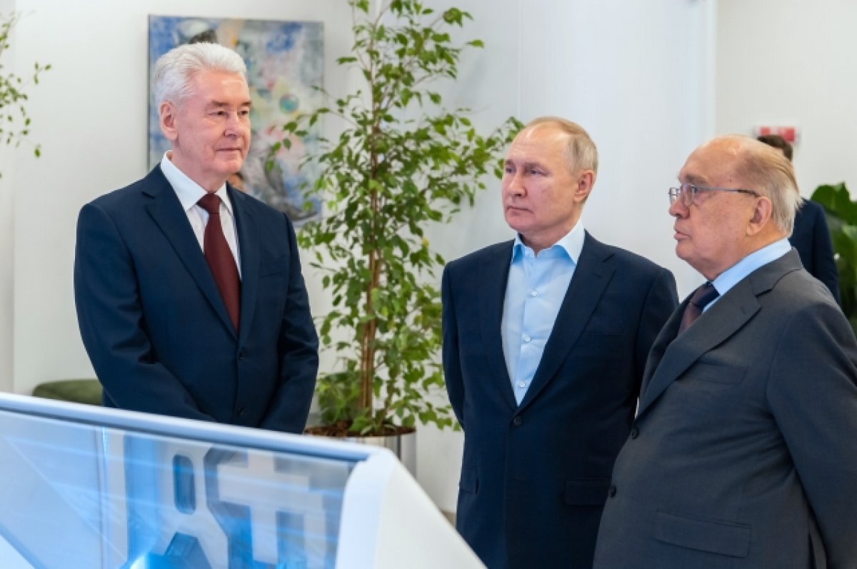    Путин и Собянин открыли первый кластер инновационного центра МГУ в Раменках