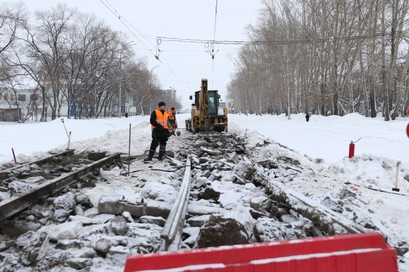     Демонтаж рельсов. Фото: Telegram / Дмитрий Анисимов
