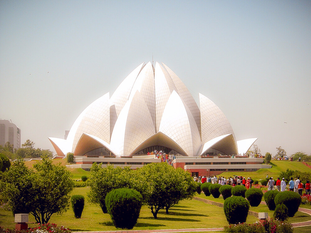 Храм лотоса, 1986 (фариборз сахба). Массивное сооружение в дели в форме лотоса. Сабха. Индия храм лотоса (г. Храм бахаи внутри в дели.
