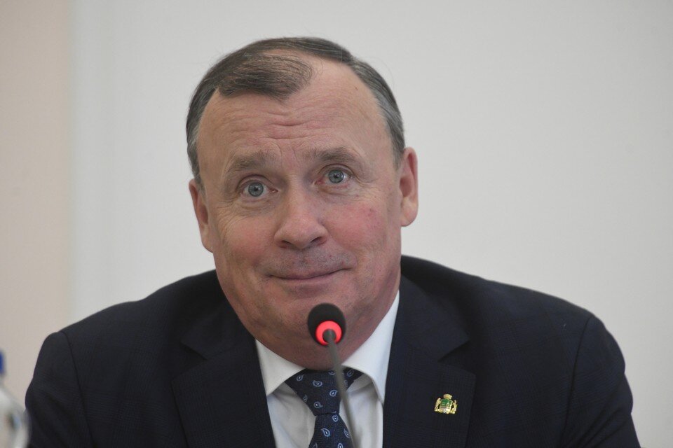     Глава города 16 февраля ответил на вопросы горожан в эфире радио «Комсомольская правда» (92,3FM) Алексей БУЛАТОВ