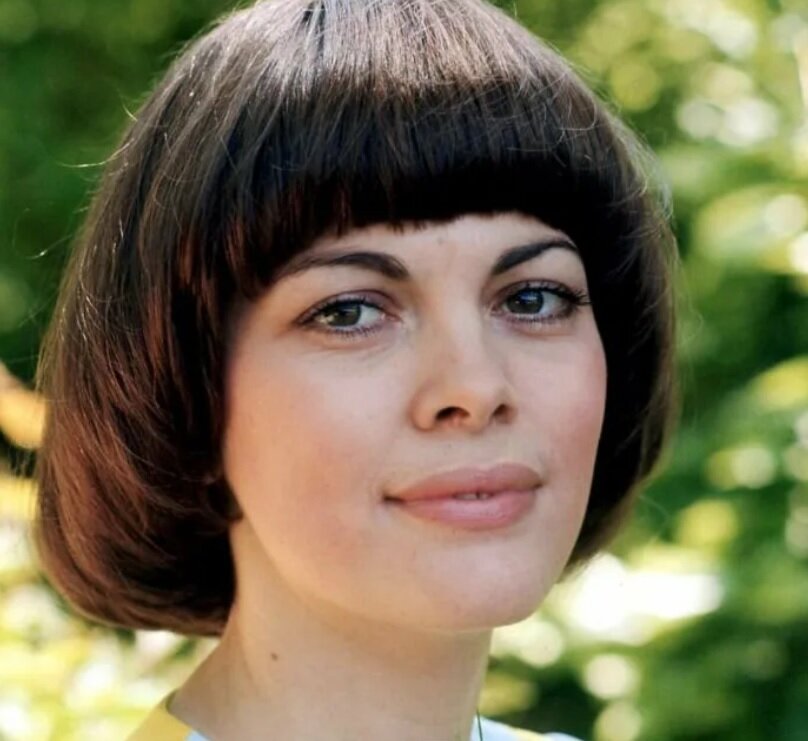 Мирей Матье (1970-е годы) Фото взято из поисковых сетей.