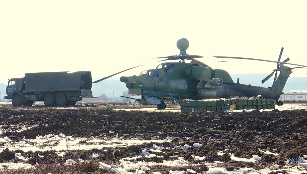     Ми-28Н на полевом аэродроме в зоне СВО / РИА Новости / Министерство обороны РФ