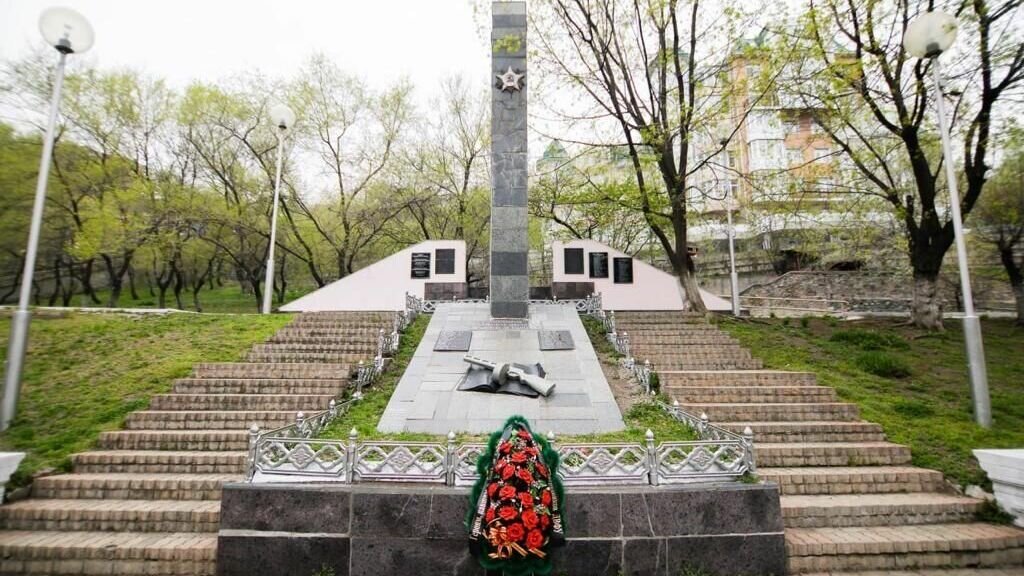     5 мая в сквере рядом с часовней святой Татьяны состоится посвящённая 9 мая акция «Весна Победы» (0+). Она посвящена памяти студентов и преподавателей ДВПИ, а также всех владивостокцев, павших на полях Великой Отечественной войны, и 78-й годовщине Великой Победы. К участию приглашаются все желающие.