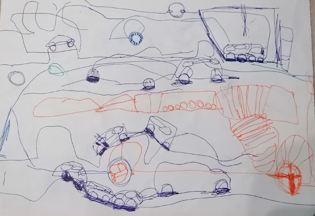 Это рисунки как раз примерно в четырехлетнем возрасте. Рисовал исключительно машины. Хотя понять, что либо трудновато. 