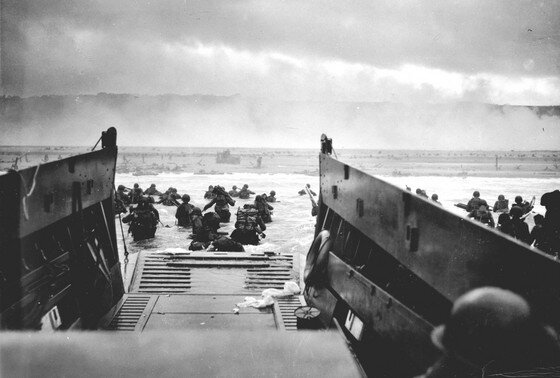    Морская десантная операция, проведённая 6 июня 1944 года в Нормандии во время Второй мировой войны силами США, Великобритании, Канады и их союзников против Германии