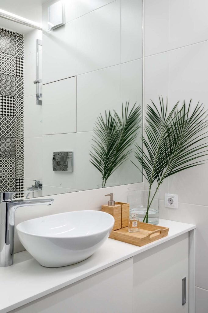 Белоснежный интерьер в европейском стиле. Преображение панельной однушки