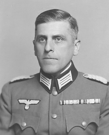 Макс фон Стиотта (1887-1977) в период службы в вермахте. Источник фото: https://www.tracesofwar.com/
