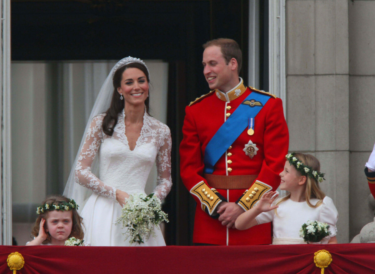 Хит на все времена: как подвенечное платье Кейт Миддлтон стало эталоном свадебной моды