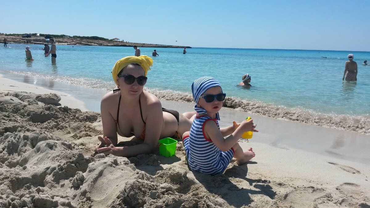 Айя-Напа, песочек и бирюзовое море...