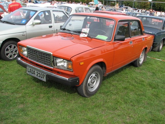 Знаменитая в нашей необъятной «ВАЗ 2107»
