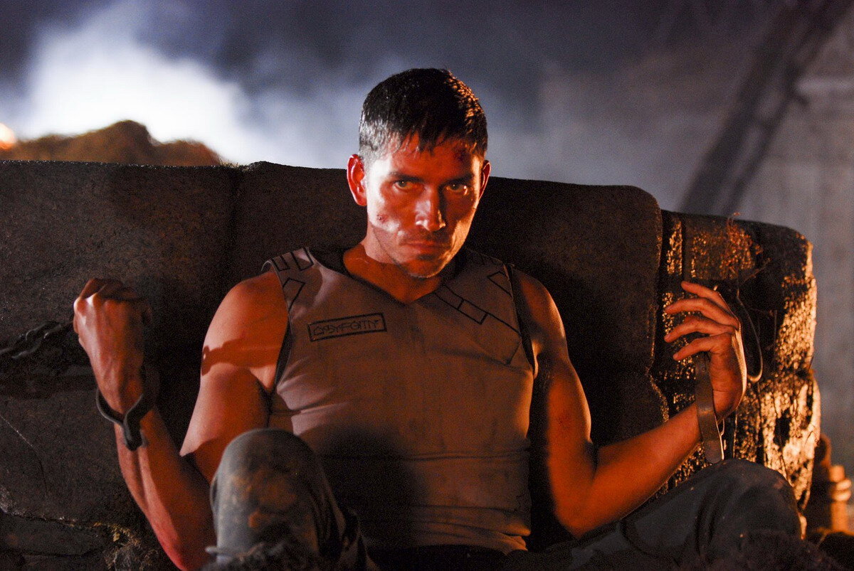 Пришелец 2008. Пришелец 2008. Викинги против пришельцев мурвен. Рон перлман викинги. Пришелец 2008.