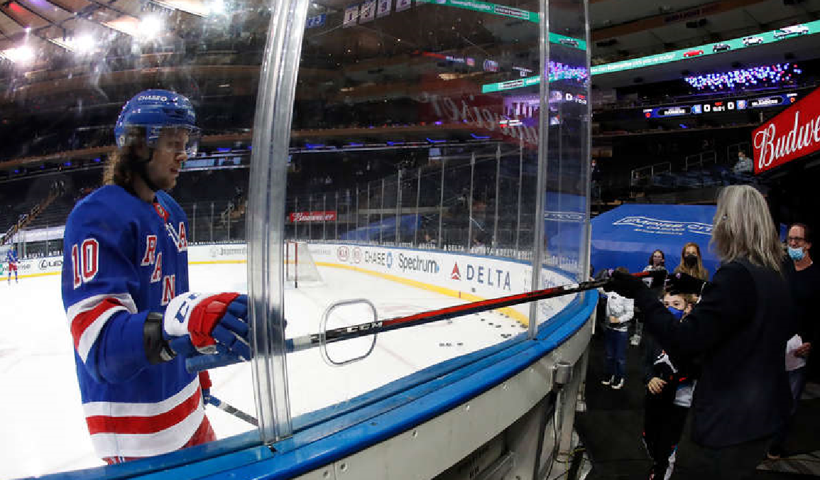 Артемий Панарина не попадет в Кубок Стэнли и не приедет в сборную России. Фото: НХЛ