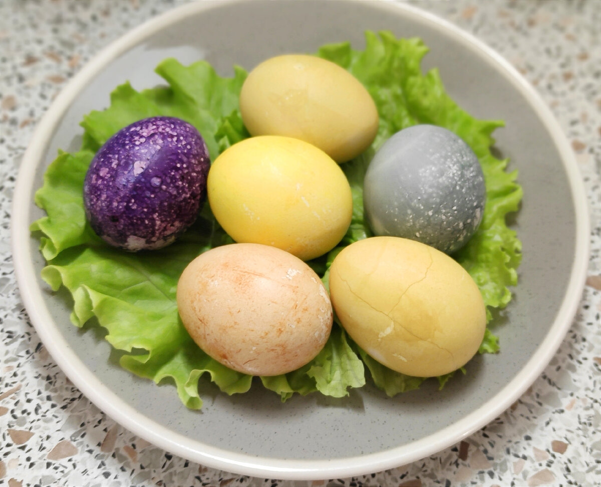 Натуральные красители для яиц. Яйца в натуральных овощах.