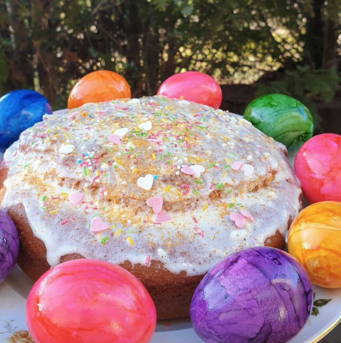 Всех  с Пасхой !!,Христос Воскресе!!А я испекла кулич для диабетиков  , 200 грамм миндальной муки, три яйца , три ложки эритрита , 4 столовой ложки оливкового масла , , ложки столовые) Смешать, выпекать 20 минут на 180 градусов , зависит от вашей духовки) Глазурь столовую ложку сухого обезжиренного молока смешать  с пол столовой  ложкой эретрита и обмазать сверху готовый кулич Все очень просто, по этому же принципу я пеку миндальный хлеб , для миндальной муки в отличии от остальных требуется очень мало инсулина. .Приятного  аппетита!!