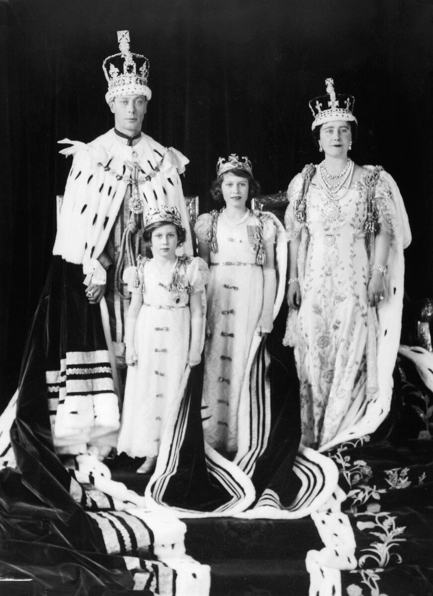 Король Англии Георг 6 с семьей