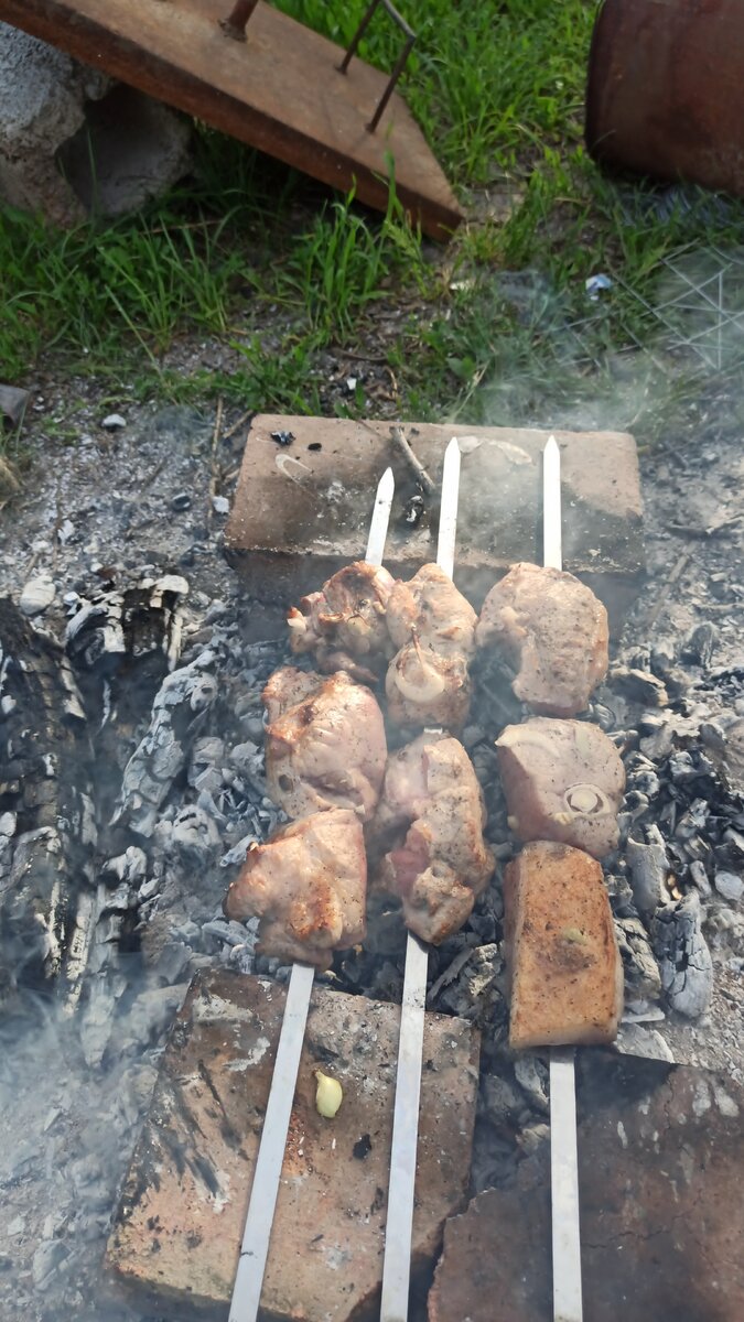 Вкусного шашлыка на выходных