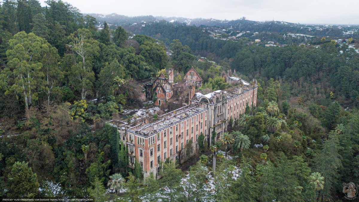 Заброшенный «красный корпус» санатория им. Ленина — аэрофотосъёмка