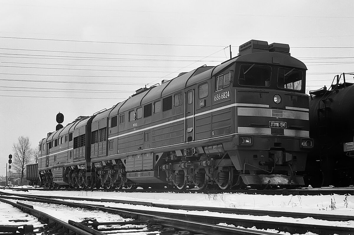 Тепловоз 2ТЭ116-1341, 1988 год, фото с сайта https://trainpix.org/, автор Дядя Кит
