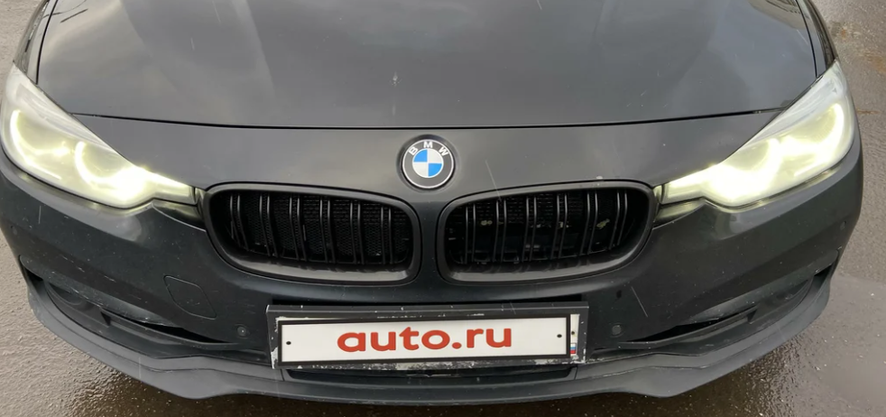 Кривой зазор между капотом и передним бампером уже начинает напрягать