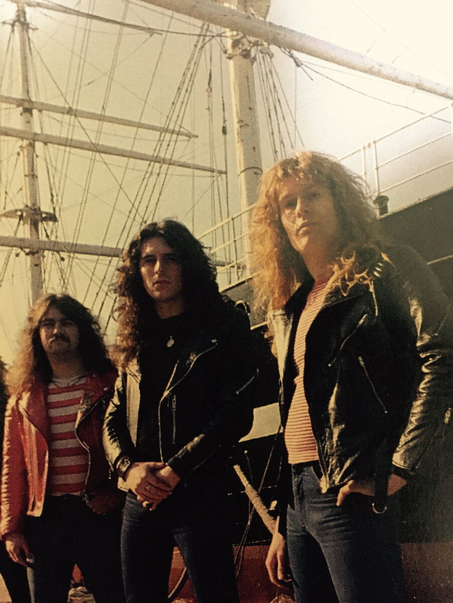 John Sykes в составе "тигрят" (справа)