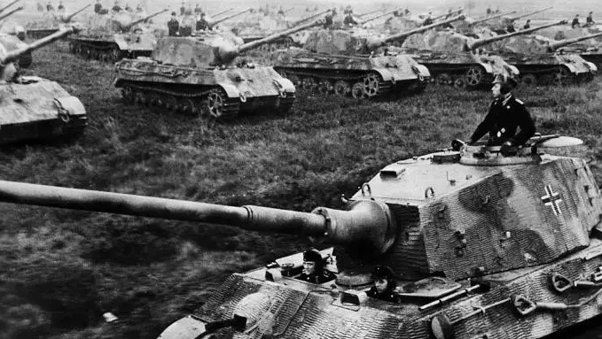 Строй танков Tiger II - январь 1945 г. (Источник: ullstein bild / ullstein bild через Getty Images)