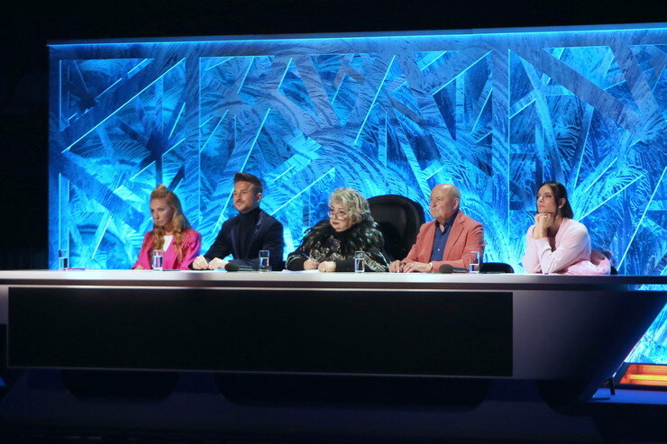 Татьяна Тарасова в жюри телепроекта «Ледниковый период» / Кадр из передачи