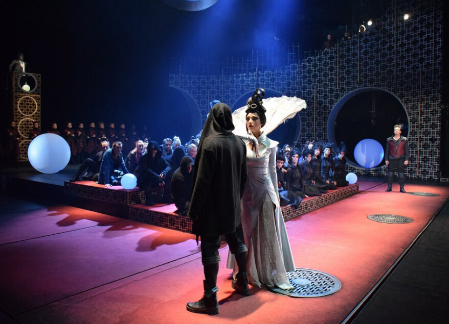 Фото с сайта Геликон-оперы: http://www.helikon.ru/ru/performances/turandot.html