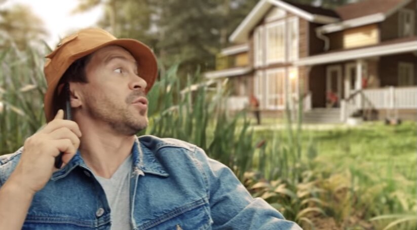 Скриншот из той самой рекламы Терема про стройку. Гениальная! Видели?))