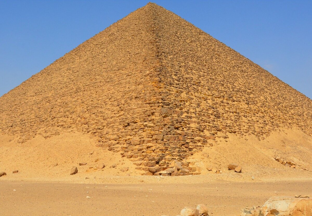 Розовая пирамида Снофру. Пирамида Пепи II. Пирамида отца фараона Снофру.