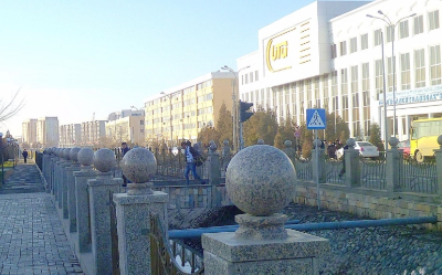 Фото из интернета. Первое здание справа и есть "Средазтрансгаз"