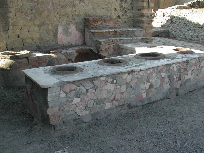 Термополий в Геркулануме, фото из wikipedia