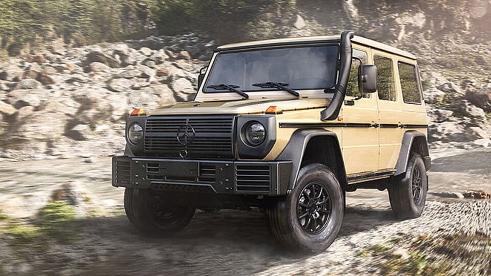 Mercedes G-Class W464: бампер, между прочим, стальной, никакого пластика. 