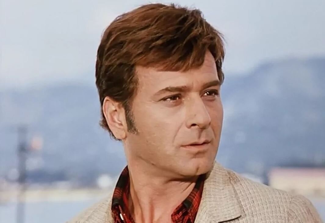 Кадр из фильма "12 стульев"(1971). Арчил Гомиашвили в роли Остапа Бендера