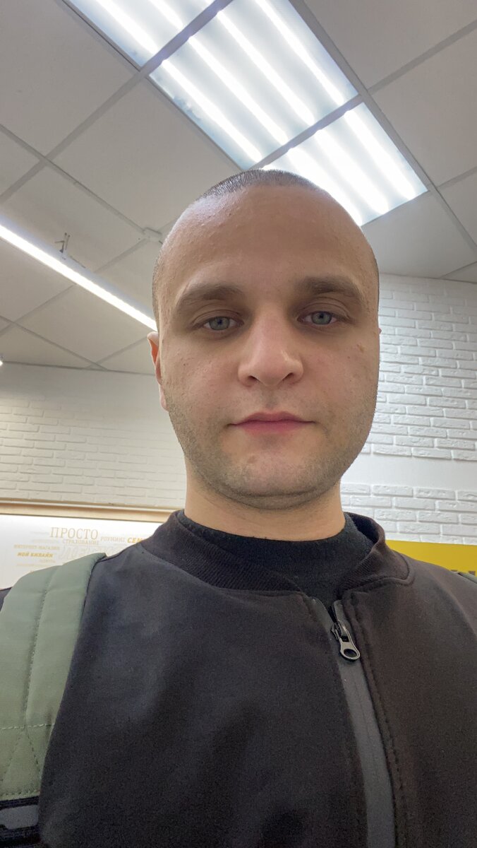 В рабочей суматохе.
