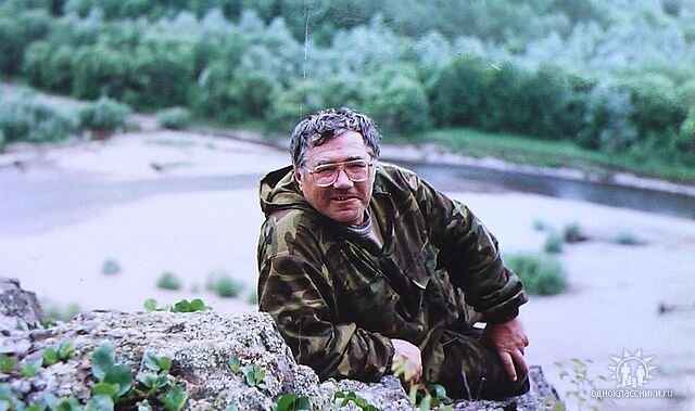    Это и есть Саша. Сегодня, конечно, Александр Михайлович Половинкин. Но живет именно там, в Чарыше. Я не называю это Чарышское или Красный Партизан, потому что это в общем-то уже единое пространство, по крайней мере у меня в голове. Фото из Сашиного альбома в ОК.