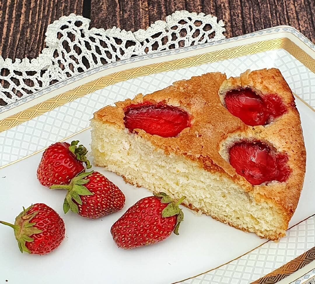 Цветаевский пирог с клубникой