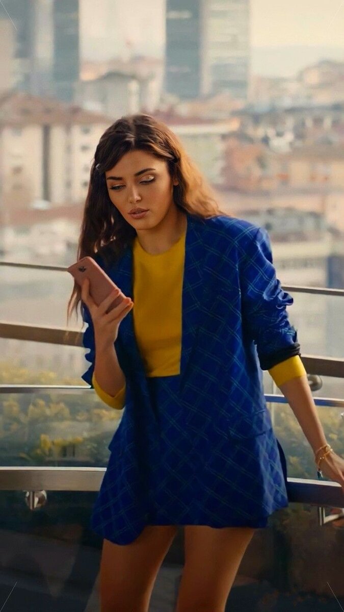 Яркое сочетание жёлтого и синего 😍