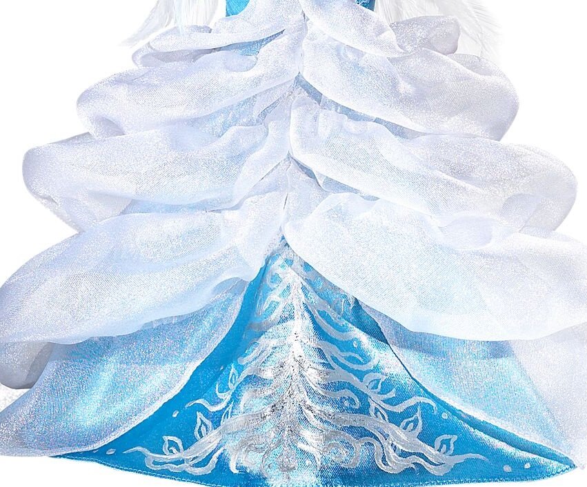 Узор, хоть и напечатан на подоле, но он очень интересный. Белая драпировка смягчает яркость основной ткани. (фото автора)