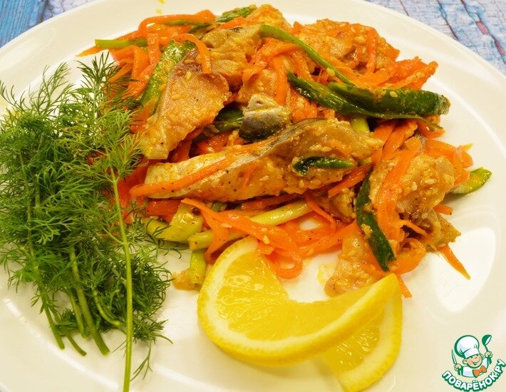 Вариант маринования рыбы любимый многими. По этому рецепту можно приготовить любую рыбу. Но скумбрия -вне конкуренции. В ней мало костей, она нежная и просто тает во рту. Попробуйте и вы будете возвращаться к этому рецепту снова и снова.