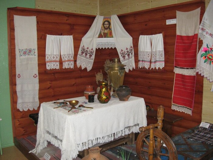 Дом наизнанку. Традиции, быт, суеверия и тайны русского дома