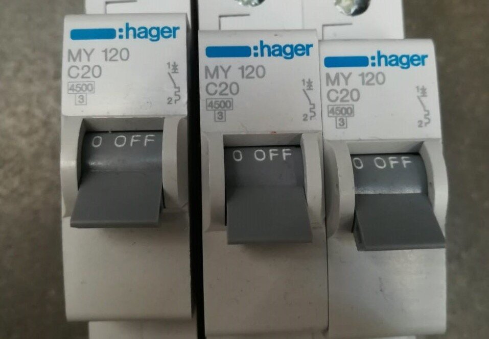 АВ от Hager. Фотография автора статьи